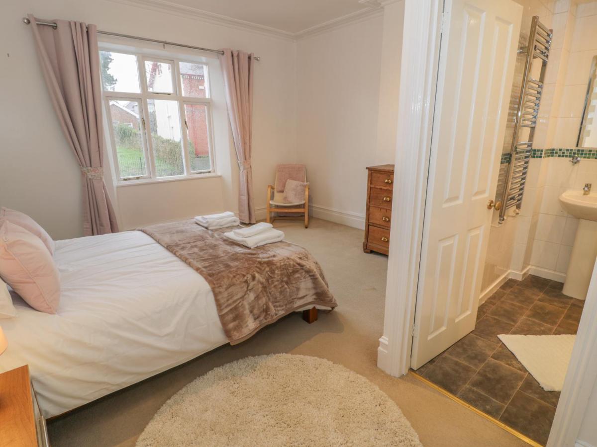 Preswylfa Villa เคอร์นาวอน ภายนอก รูปภาพ